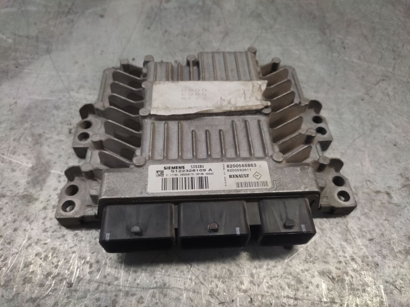 Recambio de centralita motor uce para renault scenic ii authentique referencia OEM IAM 8200565863  8200592611