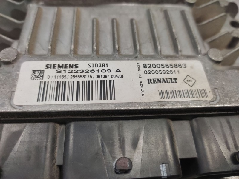 Recambio de centralita motor uce para renault scenic ii authentique referencia OEM IAM 8200565863  8200592611