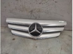 Recambio de rejilla delantera central para mercedes-benz clase b (w245) 180 cdi (245.207) referencia OEM IAM    2