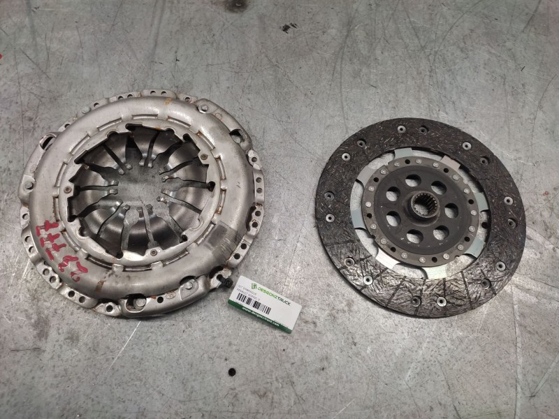 Recambio de kit embrague para renault scenic ii authentique referencia OEM IAM 8200450219  