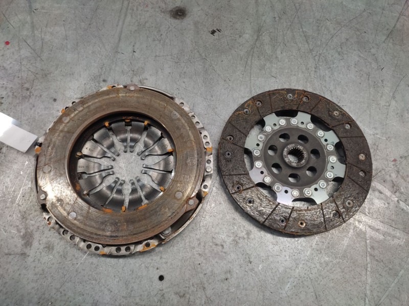 Recambio de kit embrague para renault scenic ii authentique referencia OEM IAM 8200450219  