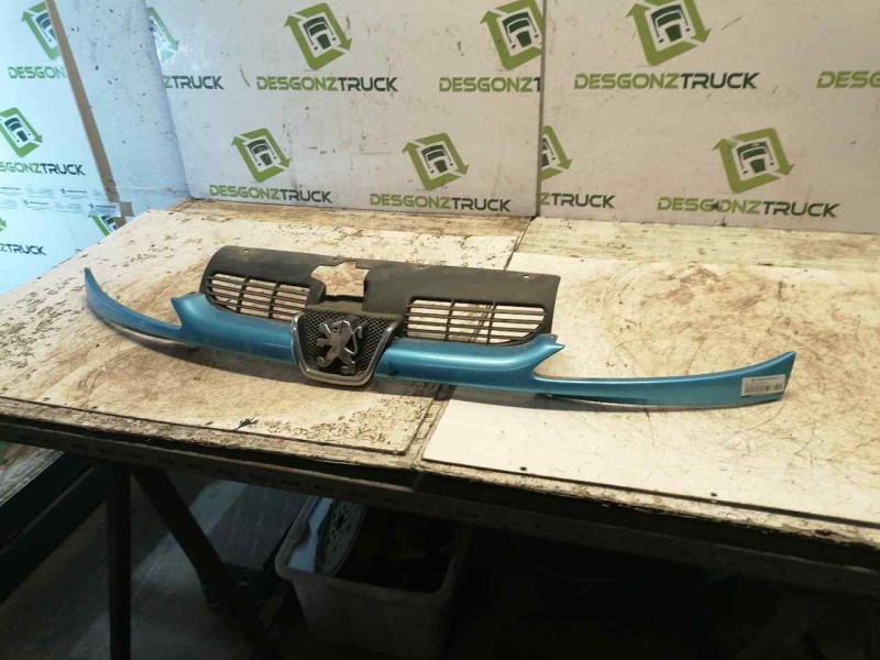 Recambio de rejilla delantera para peugeot 206 berlina xs referencia OEM IAM   