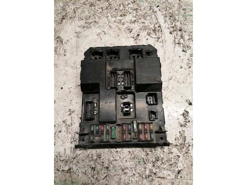 Recambio de caja reles / fusibles para peugeot 307 (s1) xr clim referencia OEM IAM 9651197780 9651197080 BSI