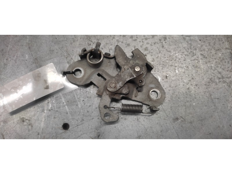 Recambio de cerradura capot para peugeot 806 universal studios port aventura referencia OEM IAM   