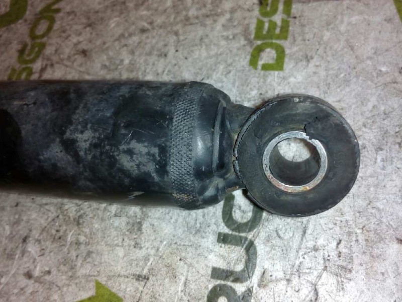 Recambio de amortiguador trasero para renault trucks mascott 160 dxi referencia OEM IAM 5010557381A  