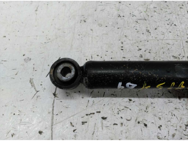 Recambio de amortiguador trasero derecho para nissan primera berlina (p12) acenta referencia OEM IAM   