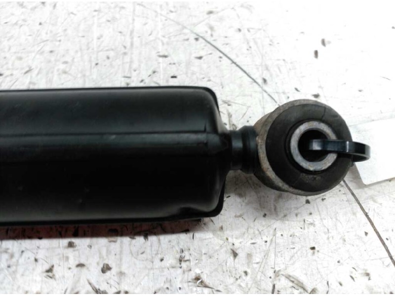 Recambio de amortiguador trasero izquierdo para opel movano referencia OEM IAM 8200024935D  