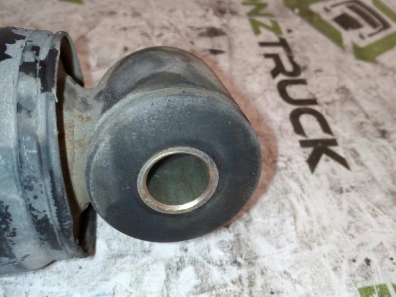 Recambio de amortiguador trasero para nissan trucks l35.09 ... referencia OEM IAM 145002080A  
