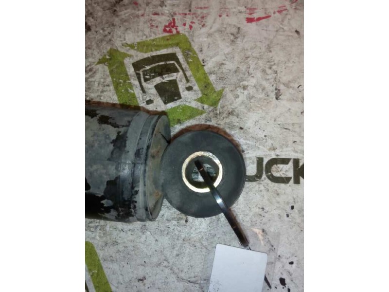 Recambio de amortiguador trasero para nissan trucks l35.09 ... referencia OEM IAM 145002080A  