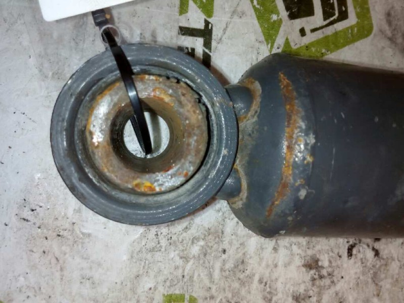 Recambio de amortiguador trasero para renault premium distribution fas 4x2 cabina larga referencia OEM IAM 74822932351  