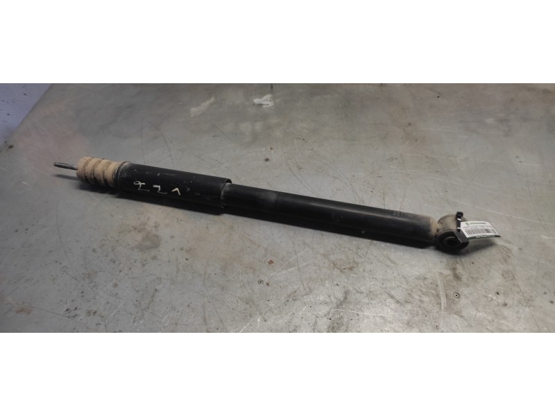 Recambio de amortiguador trasero izquierdo para dacia sandero referencia OEM IAM 562105691R  