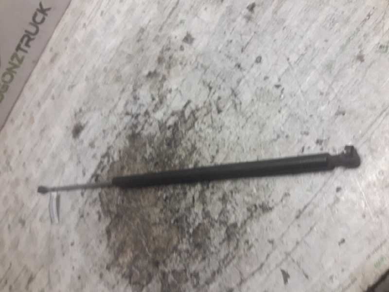 Recambio de amortiguadores maletero / porton para peugeot partner (s2) combi plus referencia OEM IAM 9625574380 670N 