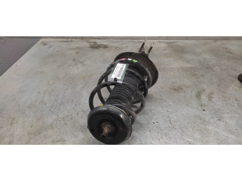 Recambio de amortiguador delantero izquierdo para peugeot 308 sport referencia OEM IAM   