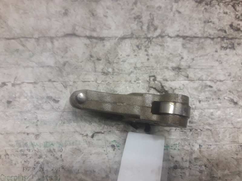 Recambio de balancin para renault clio ii fase i (b/cbo) 1.4 alize referencia OEM IAM 7700600504  