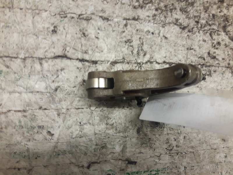 Recambio de balancin para renault clio ii fase i (b/cbo) 1.4 alize referencia OEM IAM 7700600504  
