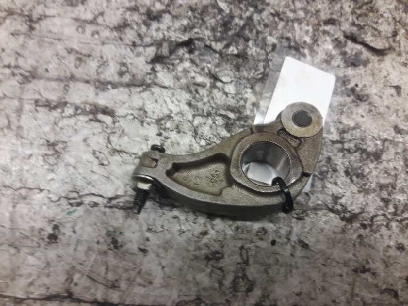 Recambio de balancin para renault clio ii fase i (b/cbo) 1.4 alize referencia OEM IAM 7700600504  