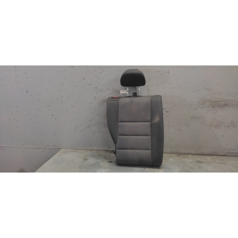 Recambio de asientos trasero derecho para mercedes-benz clase c (w204) berlina 1.6 cat referencia OEM IAM   RESPALDO