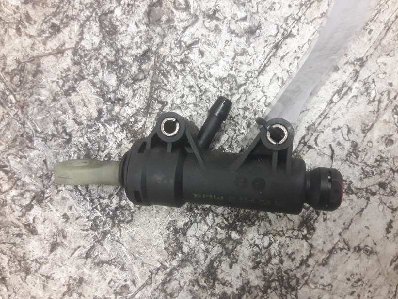 Recambio de bomba embrague para bmw serie 3 berlina (e46) 320d referencia OEM IAM 21526758822 69058989 014120444