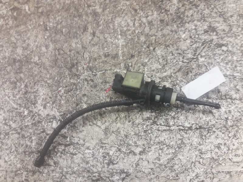 Recambio de bomba embrague para volkswagen caddy ka/kb (2k) furg. referencia OEM IAM 1K0721388S 4 PINS 