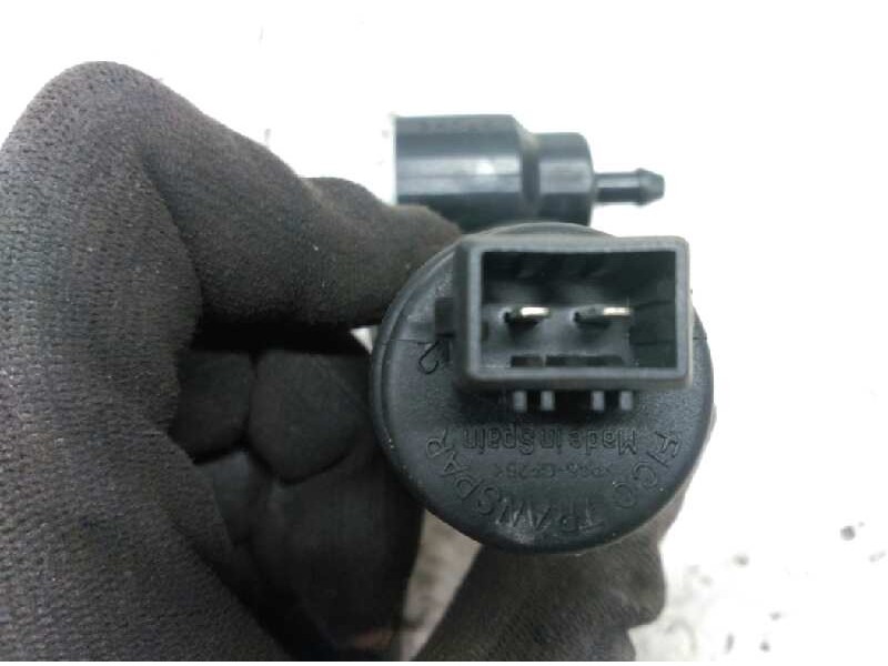 Recambio de bomba limpia para opel vectra b berlina básico referencia OEM IAM 090586632  