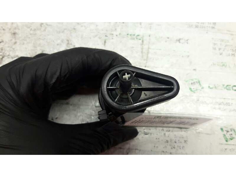 Recambio de bomba limpia para peugeot 106 (s1) xs referencia OEM IAM   