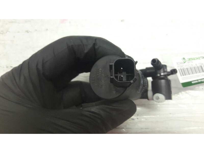 Recambio de bomba limpia para ford focus lim. (cb4) titanium referencia OEM IAM 1S7117K624FE  