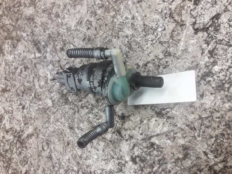 Recambio de bomba limpia para opel zafira b cosmo referencia OEM IAM 24439254 2 PINS 