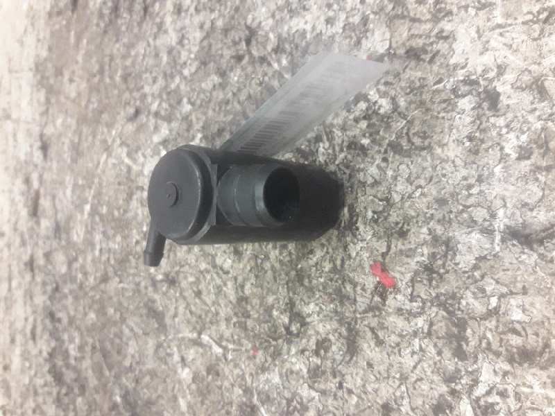 Recambio de bomba limpia para peugeot 205 berlina 1.1 mito referencia OEM IAM  2 PINS 