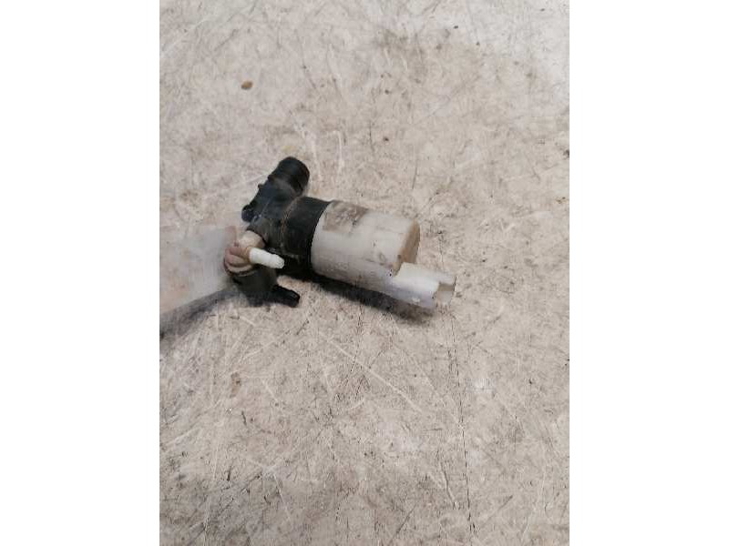 Recambio de bomba limpia para peugeot 308 sw sport referencia OEM IAM 9641553880 2 PINS 