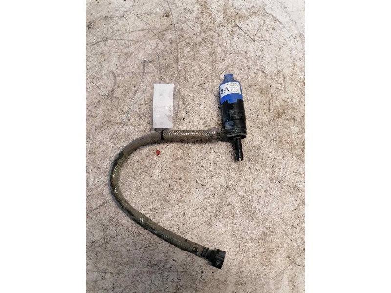 Recambio de bomba limpia para peugeot 407 st sport pack referencia OEM IAM 9641086680 2 PINS 