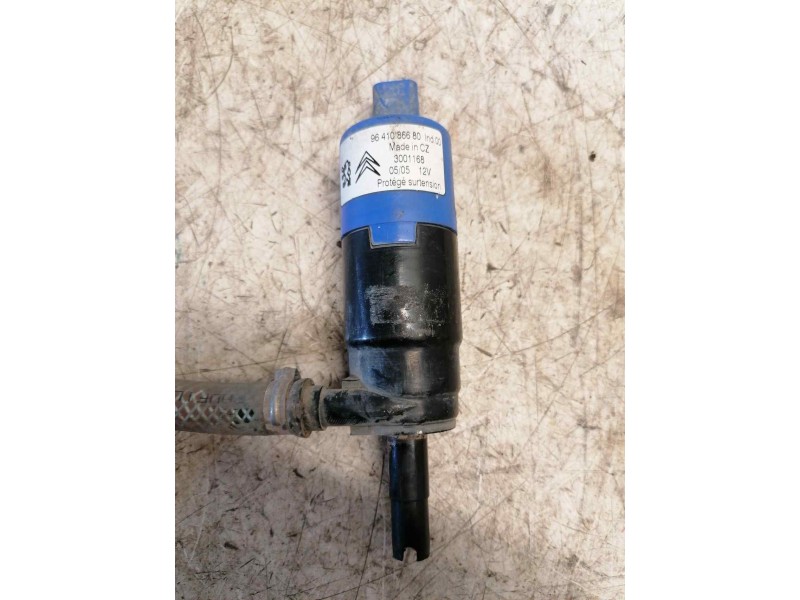 Recambio de bomba limpia para peugeot 407 st sport pack referencia OEM IAM 9641086680 2 PINS 