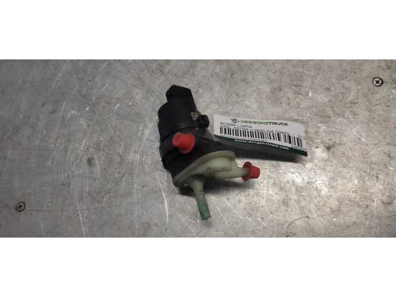 Recambio de bomba limpia para opel astra h berlina cosmo referencia OEM IAM 24439254 2 PINS 