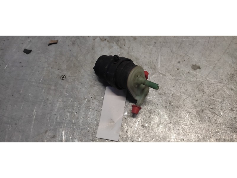 Recambio de bomba limpia para opel astra h berlina cosmo referencia OEM IAM 24439254 2 PINS 