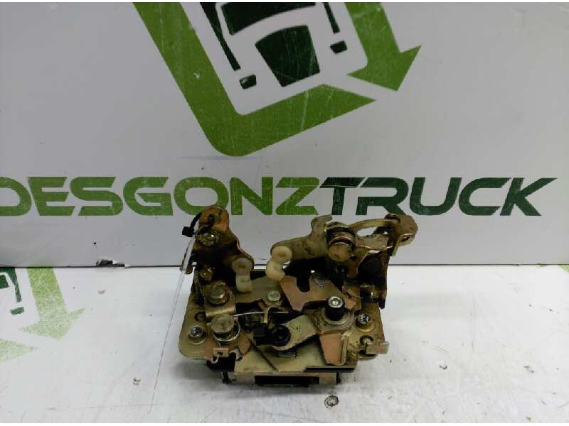 Recambio de cerradura puerta trasera derecha para opel kadett e california berlina referencia OEM IAM 90159255  