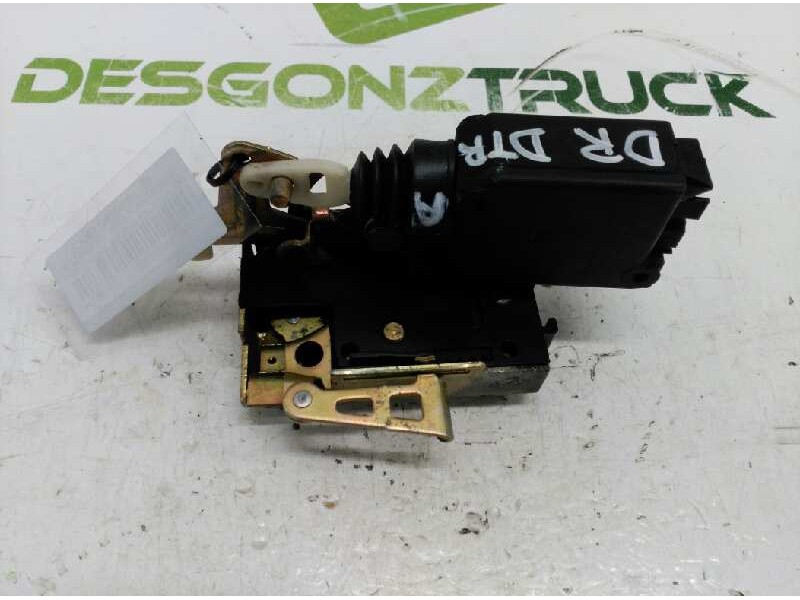 Recambio de cerradura puerta trasera derecha para peugeot 405 berlina sillage referencia OEM IAM 913846  