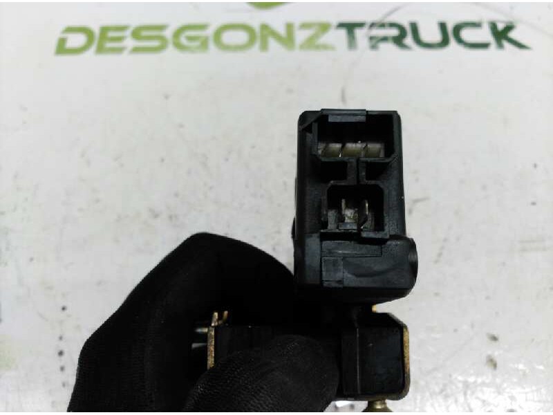 Recambio de cerradura puerta trasera derecha para peugeot 405 berlina sillage referencia OEM IAM 913846  