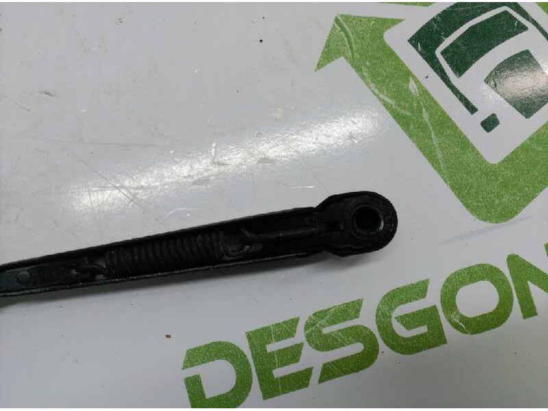 Recambio de brazo limpia delantero derecho para peugeot 205 berlina 1.1 mito referencia OEM IAM 642955  