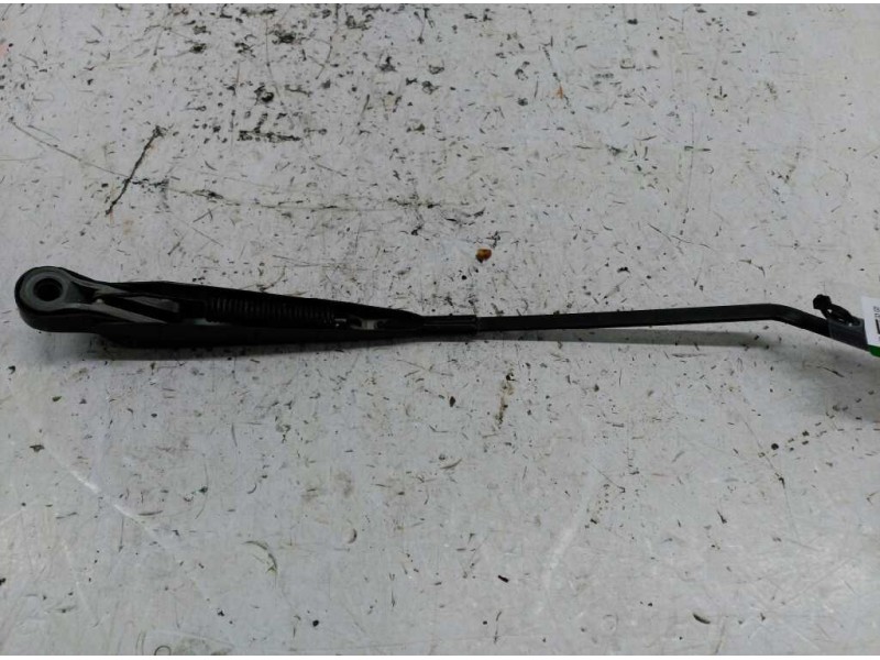 Recambio de brazo limpia delantero derecho para renault 6 1.1 gtl referencia OEM IAM   