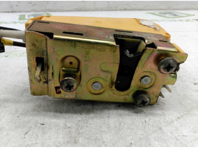 Recambio de cerradura puerta trasera derecha para ford orion celebration referencia OEM IAM 6894356  