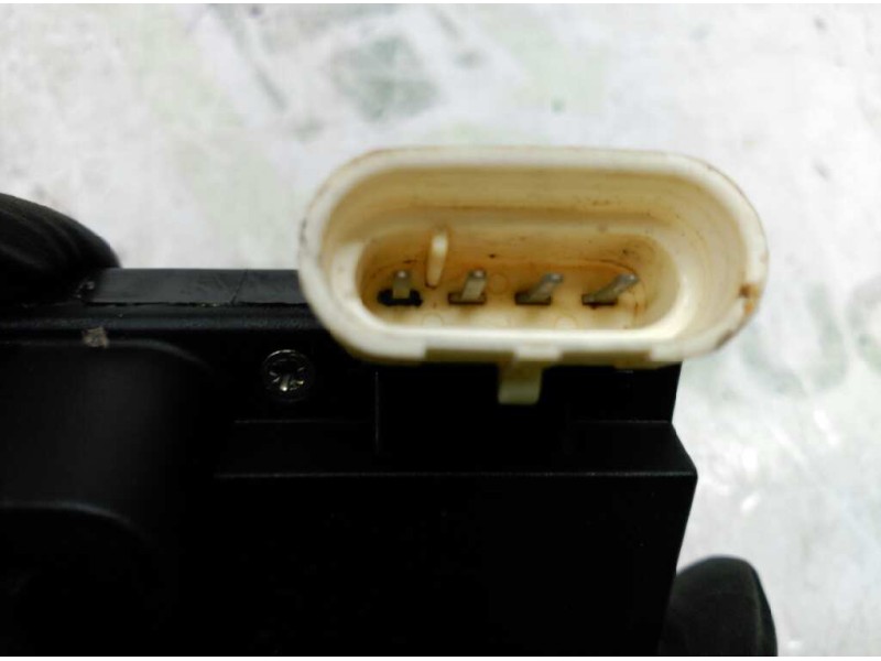 Recambio de cerradura puerta trasera derecha para opel corsa a city referencia OEM IAM 90159255  