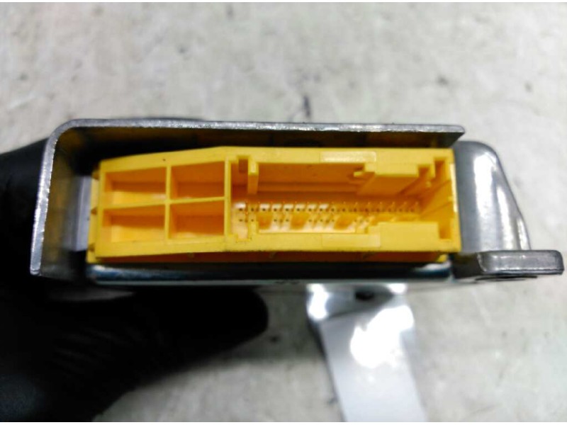 Recambio de centralita airbag para kia shuma ii 1.6 ls berlina portón referencia OEM IAM 0K2DK677F0B  