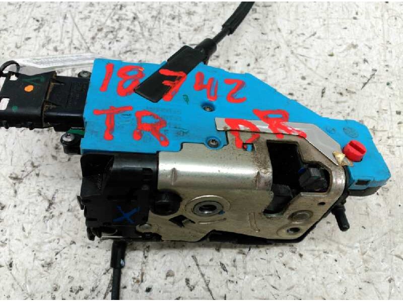 Recambio de cerradura puerta trasera derecha para peugeot 207 x-line referencia OEM IAM 24097816  