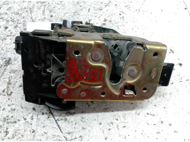 Recambio de cerradura puerta trasera derecha para ford focus turnier (cak) ghia referencia OEM IAM 2S4AA26412BB  