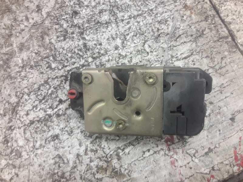 Recambio de cerradura puerta trasera derecha para peugeot 206 berlina xt referencia OEM IAM  4 PINS 