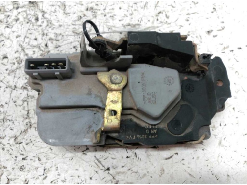 Recambio de cerradura puerta trasera derecha para peugeot 206 berlina xt referencia OEM IAM   