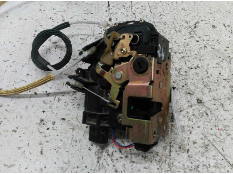 Recambio de cerradura puerta trasera derecha para audi a6 avant (4b5) 2.5 tdi referencia OEM IAM   