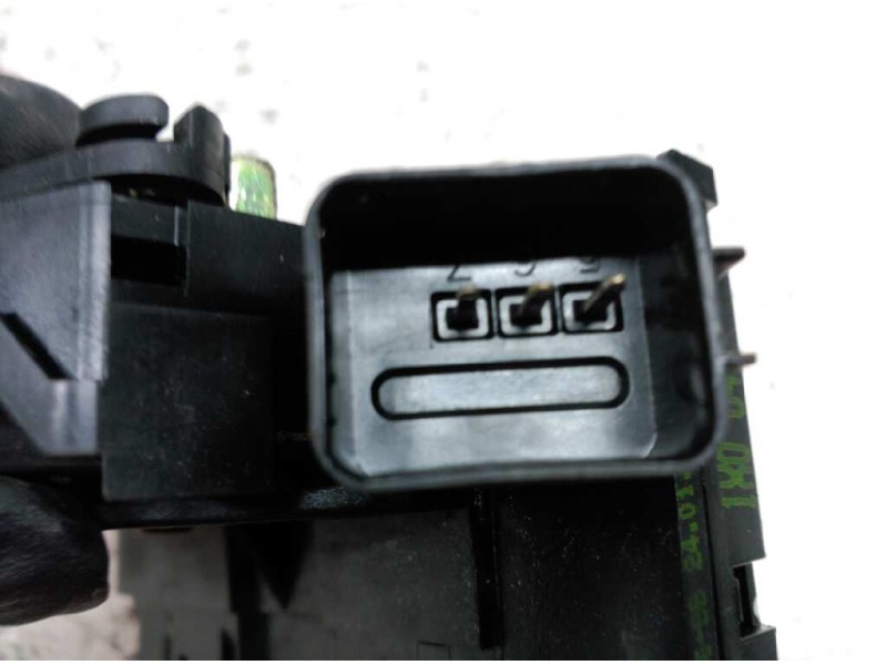 Recambio de cerradura puerta trasera derecha para ford focus berlina (cak) ambiente referencia OEM IAM   