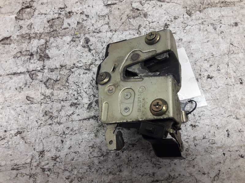 Recambio de cerradura puerta trasera derecha para bmw serie 3 berlina (e30) 324td referencia OEM IAM 19065721  
