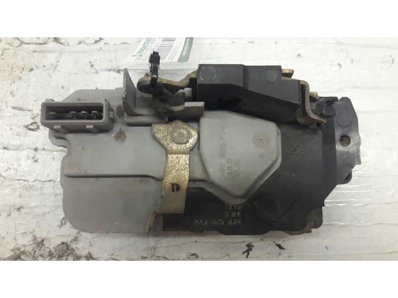 Recambio de cerradura puerta trasera derecha para peugeot 206 berlina xt referencia OEM IAM   