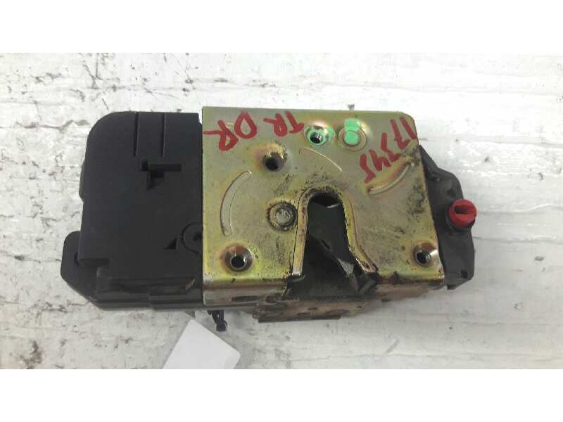 Recambio de cerradura puerta trasera derecha para peugeot 206 berlina xt referencia OEM IAM   